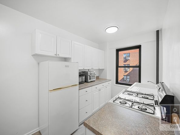 266 East Broadway B1905, New York NY 10002