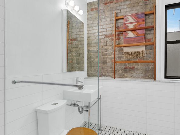 24-75 38th Street D7/D8, Queens NY 11101