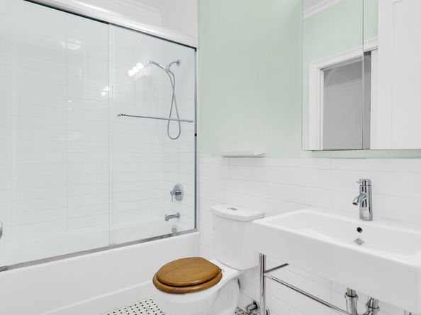 24-75 38th Street D7/D8, Queens NY 11101