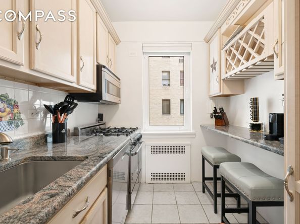 860 5th Avenue 5L, New York NY 10065