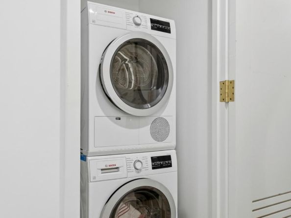 3 Court Square 4308, Queens NY 11101