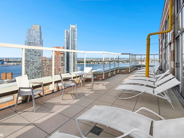 500 West 43rd Street 16H, New York NY 10036