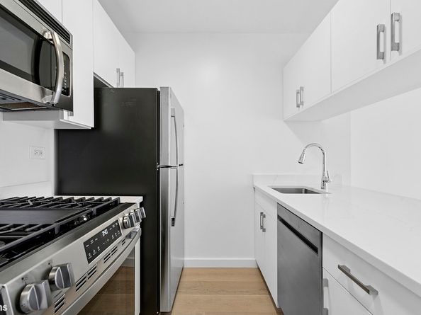 500 West 43rd Street 16H, New York NY 10036