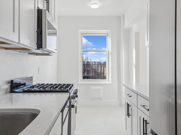 233 West 99th Street 20B, New York NY 10025