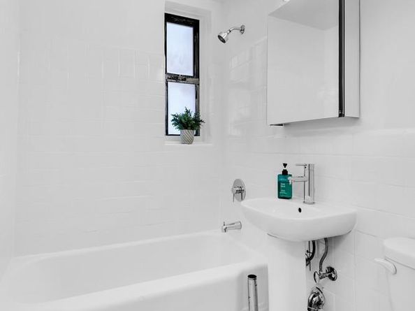 2830 Briggs Avenue 4H, Bronx NY 10458