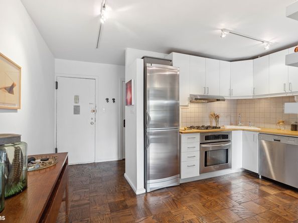 266 East Broadway B207, New York NY 10002