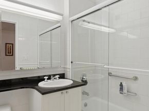 350 East 82nd Street 4B, New York NY 10028