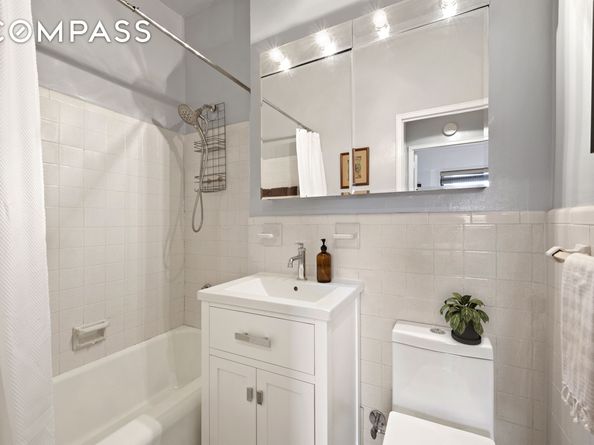 201 East 21st Street 12M, New York NY 10010