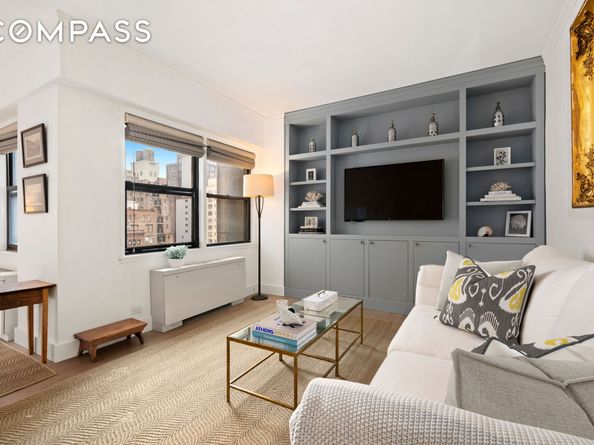 201 East 21st Street 12M, New York NY 10010