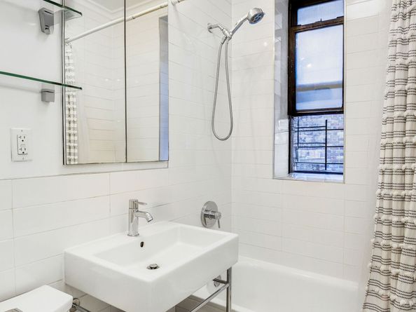 24-75 38th Street A10, Queens NY 11103