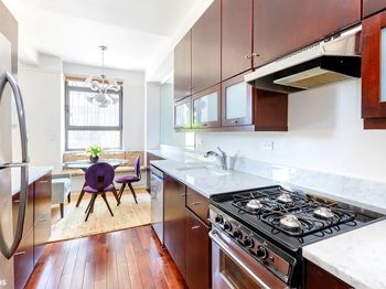 2 Beekman Place