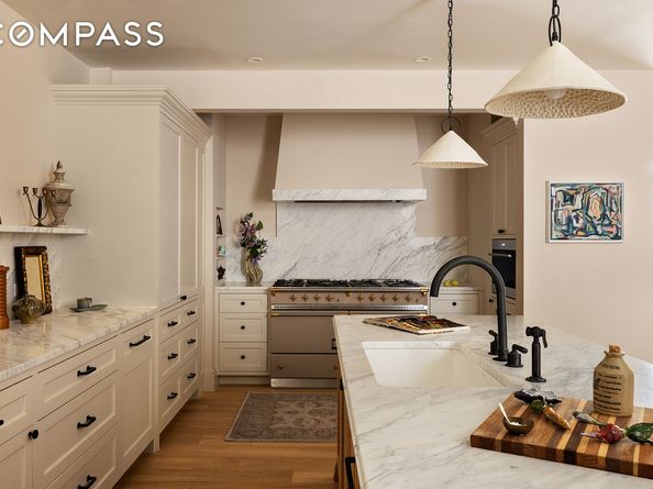 118 West 13th Street PH, New York NY 10011