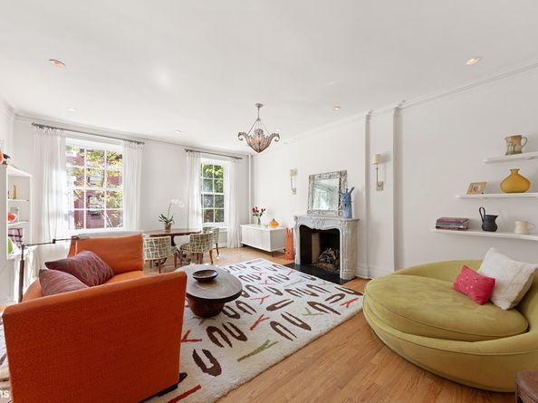 21 East 11th Street 3, New York NY 10003