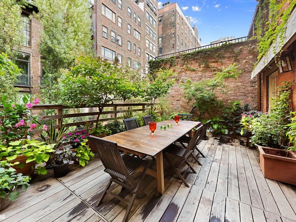 21 East 11th Street 3, New York NY 10003