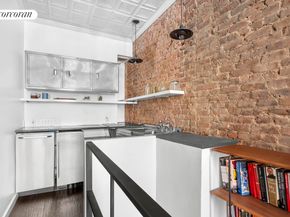 215 East 17th Street 2, New York NY 10003