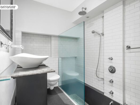 215 East 17th Street 2, New York NY 10003