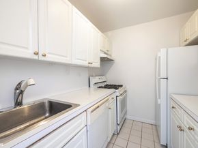 170 West End Avenue 7C, New York NY 10023