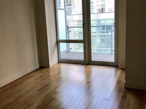555 West 59th Street 9H, New York NY 10019