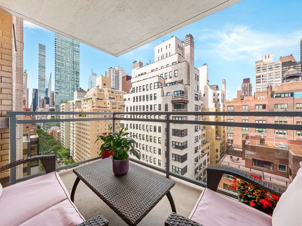 400 East 56th Street 17G, New York NY 10022
