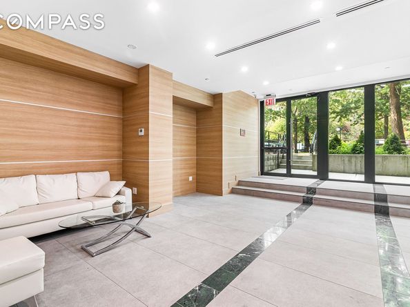 309 Ocean Parkway 4F, Brooklyn NY 11218