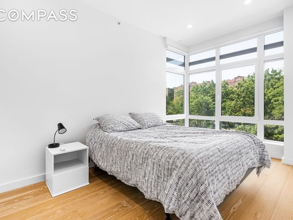 309 Ocean Parkway 4F, Brooklyn NY 11218