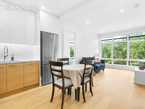 309 Ocean Parkway 4F, Brooklyn NY 11218