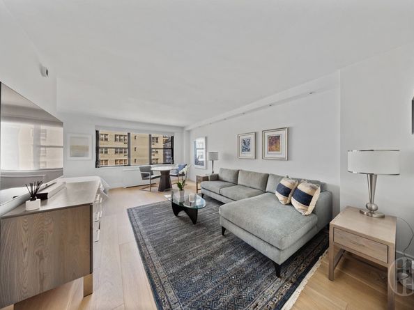 200 East 27th Street 10E, New York NY 10016