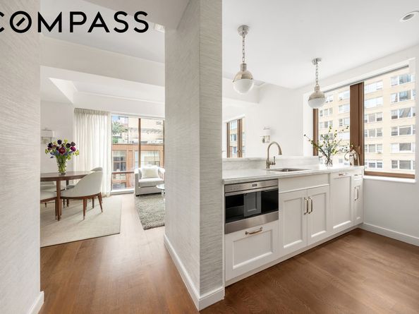 225 East 19th Street 702, New York NY 10003