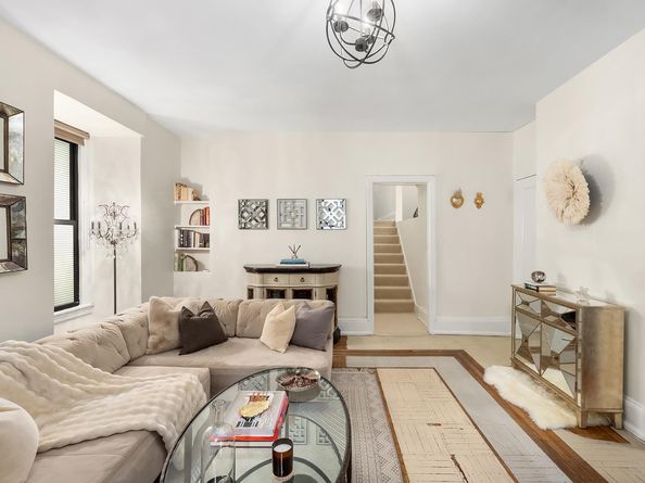 205 West 57th Street 2CB, New York NY 10019