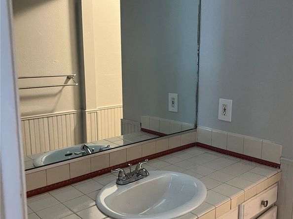 Undisclosed Address #4459889, Aurora CO 80014