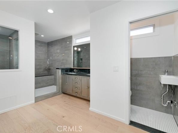 4676 Arriba Drive, Tarzana (los Angeles) CA 91356