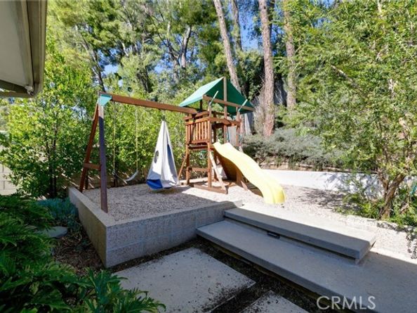 4676 Arriba Drive, Tarzana (los Angeles) CA 91356