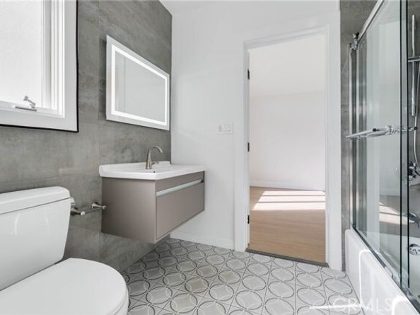 4676 Arriba Drive, Tarzana (los Angeles) CA 91356