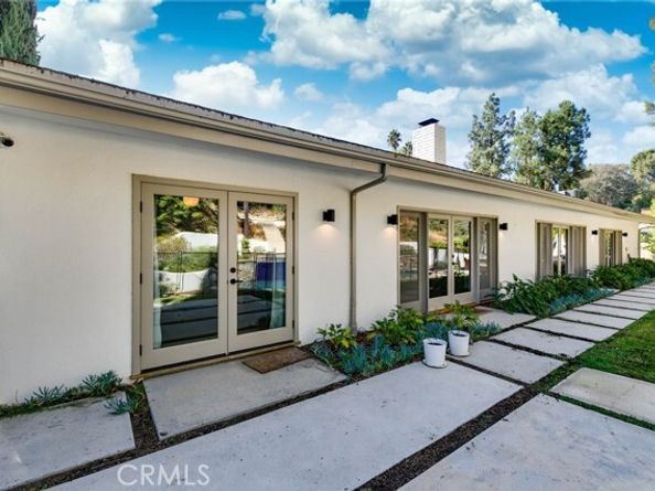 4676 Arriba Drive, Tarzana (los Angeles) CA 91356
