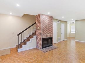 9051 Cedros Avenue 8, Panorama City (los Angeles) CA 91402