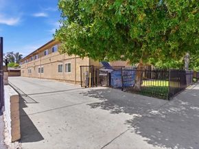 9051 Cedros Avenue 8, Panorama City (los Angeles) CA 91402