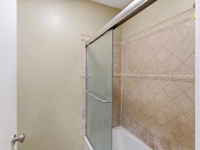 9051 Cedros Avenue 8, Panorama City (los Angeles) CA 91402