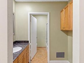 9051 Cedros Avenue 8, Panorama City (los Angeles) CA 91402