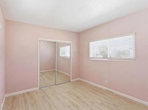 9051 Cedros Avenue 8, Panorama City (los Angeles) CA 91402