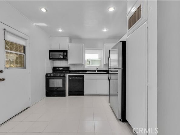 6350 Costello Avenue, Los Angeles CA 91401