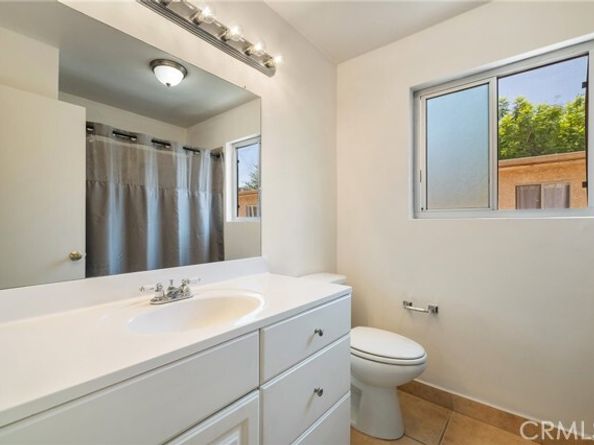 17045 Roscoe Boulevard 14, Northridge (los Angeles) CA 91325