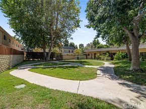17045 Roscoe Boulevard 14, Northridge (los Angeles) CA 91325