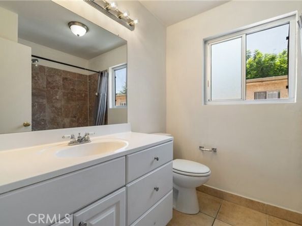 17045 Roscoe Boulevard 14, Northridge (los Angeles) CA 91325