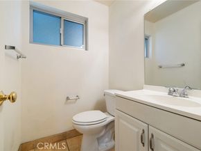 17045 Roscoe Boulevard 14, Northridge (los Angeles) CA 91325