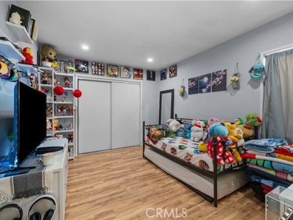 7447 Clybourn Avenue, Sun Valley (los Angeles) CA 91352