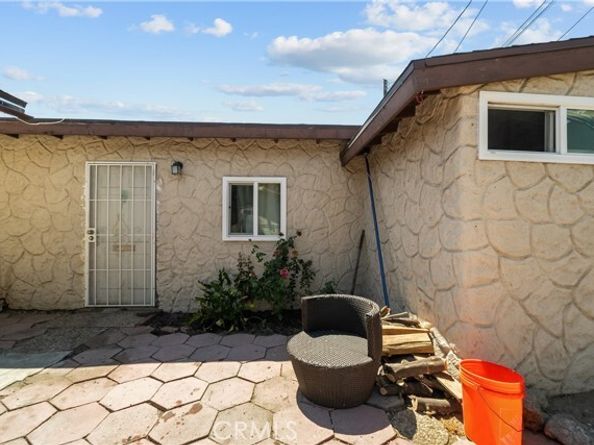 7447 Clybourn Avenue, Sun Valley (los Angeles) CA 91352