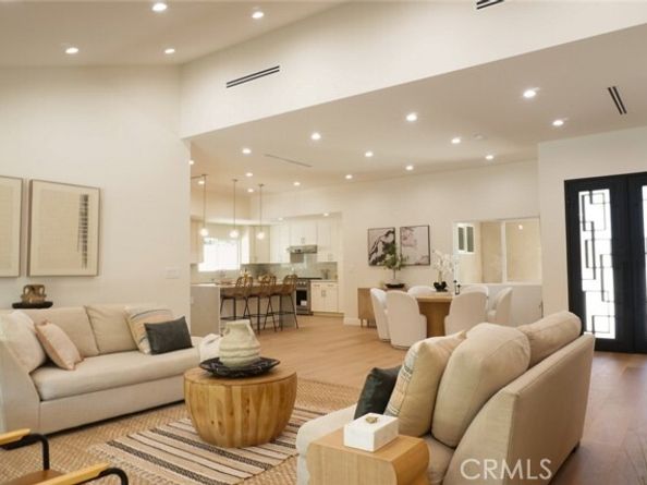 17063 Knapp Street, Northridge (los Angeles) CA 91325