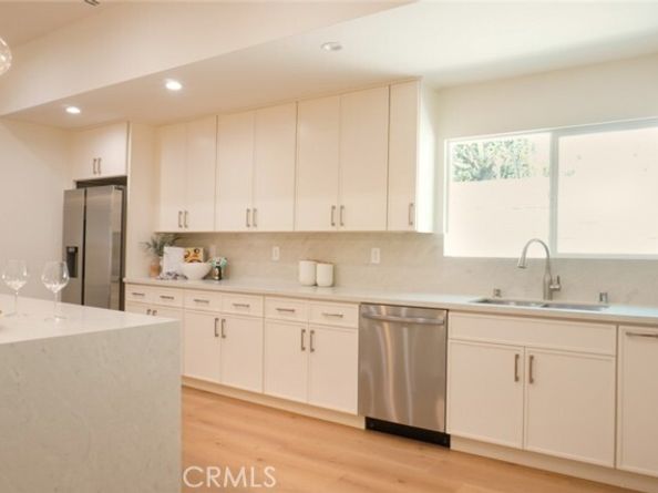 17063 Knapp Street, Northridge (los Angeles) CA 91325