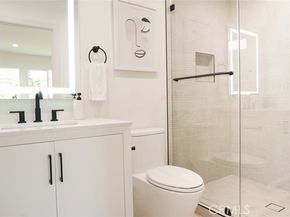 17063 Knapp Street, Northridge (los Angeles) CA 91325