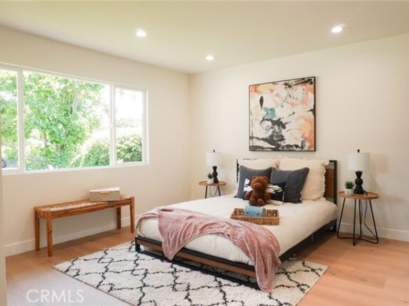 17063 Knapp Street, Northridge (los Angeles) CA 91325